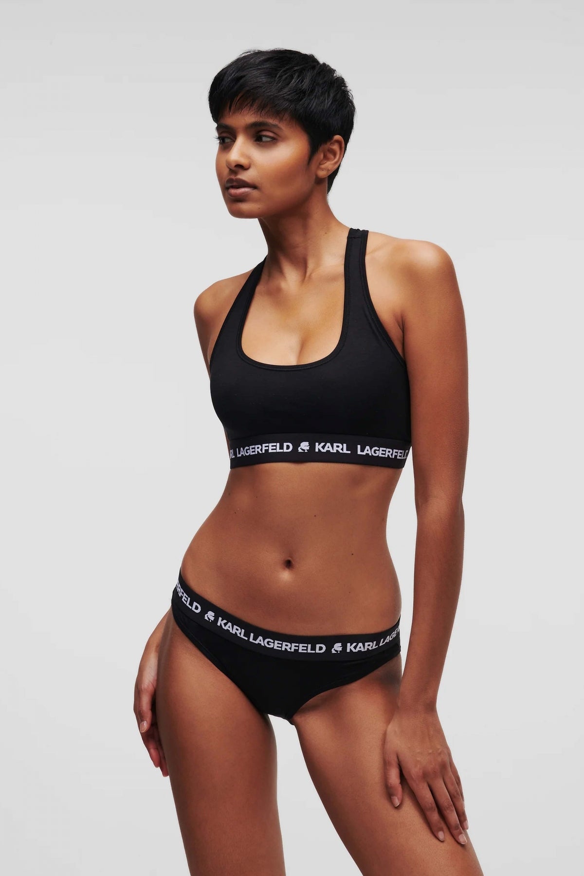 KARL LAGERFELD LOGO BRALETTE en color NEGRO (1)