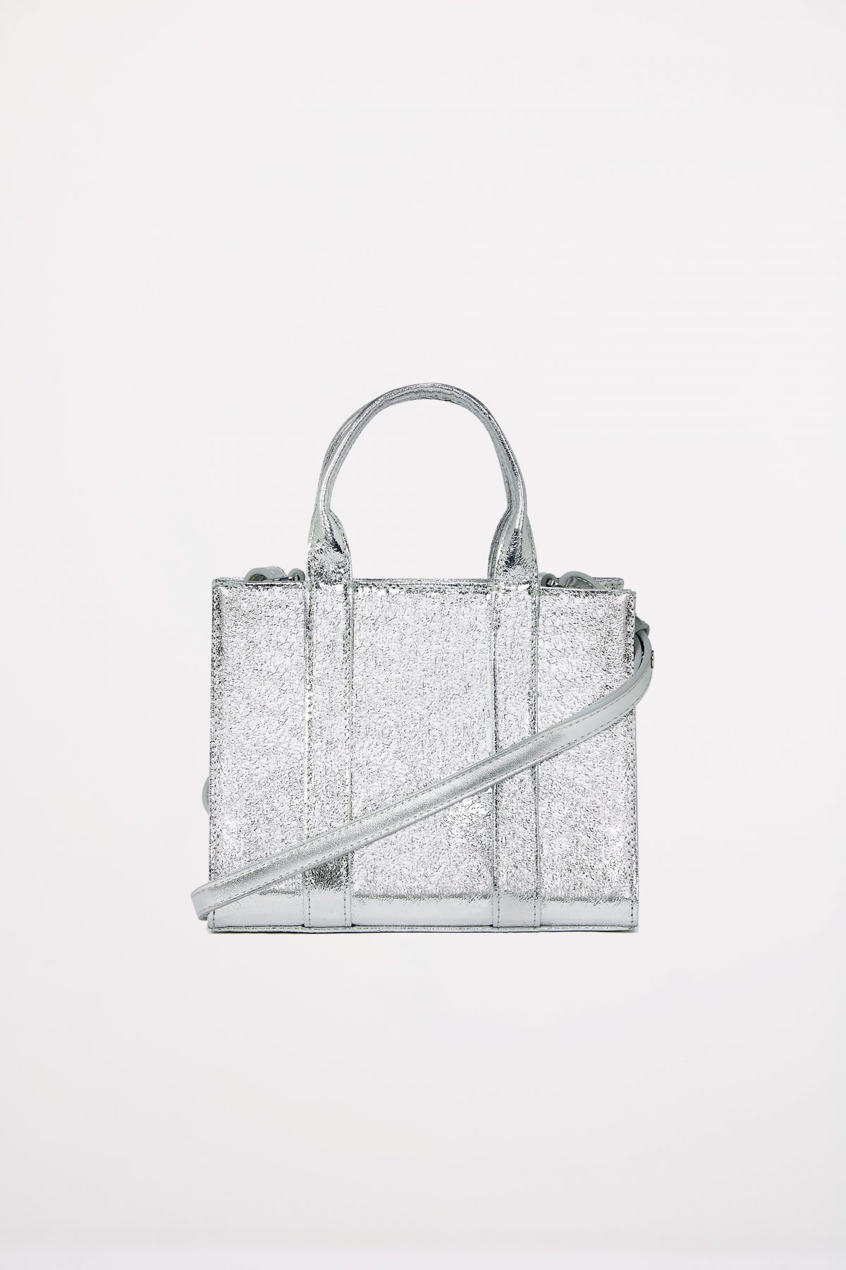 KARL LAGERFELD K RSG MINI SQ WRINKLE TOTE en color PLATA (2)