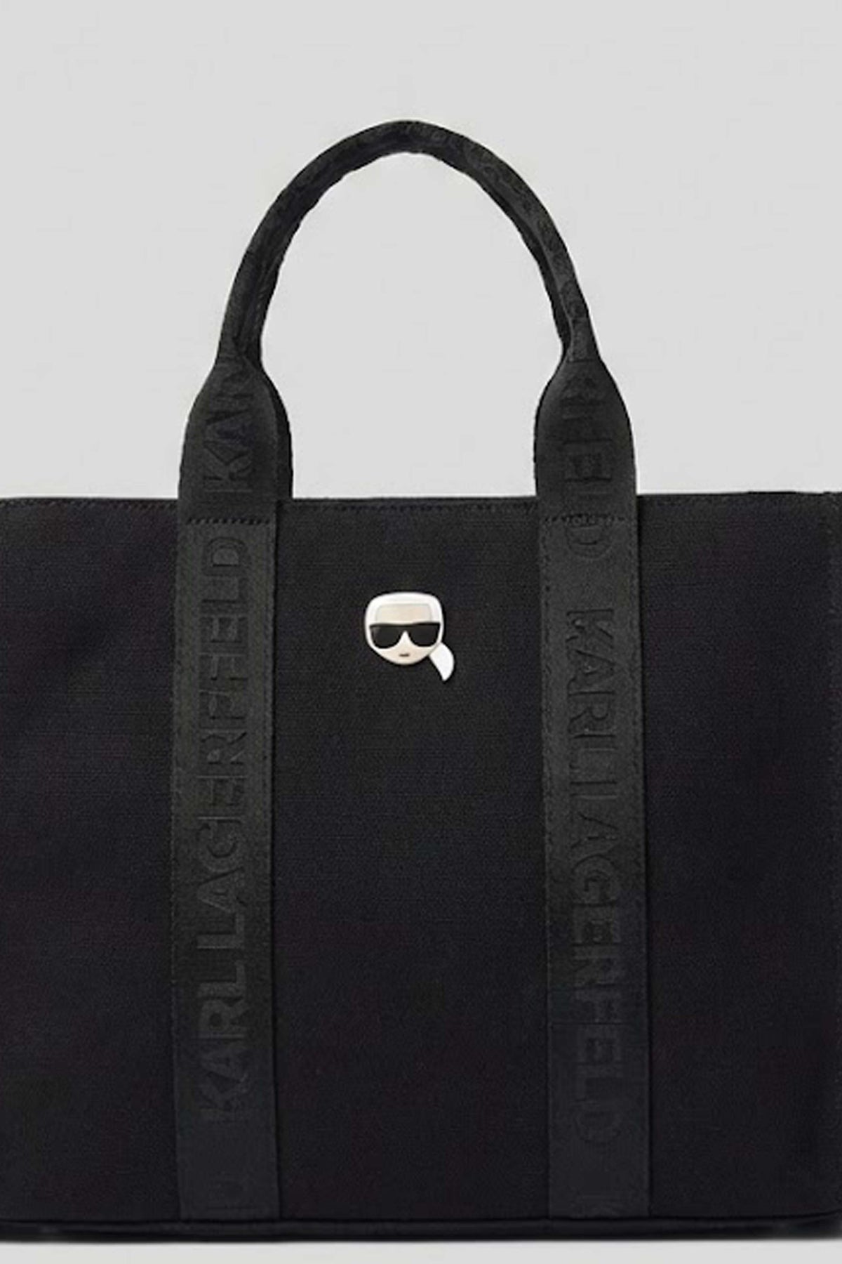 KARL LAGERFELD IKON PIN SQUARE MD TOTE en color NEGRO (3)