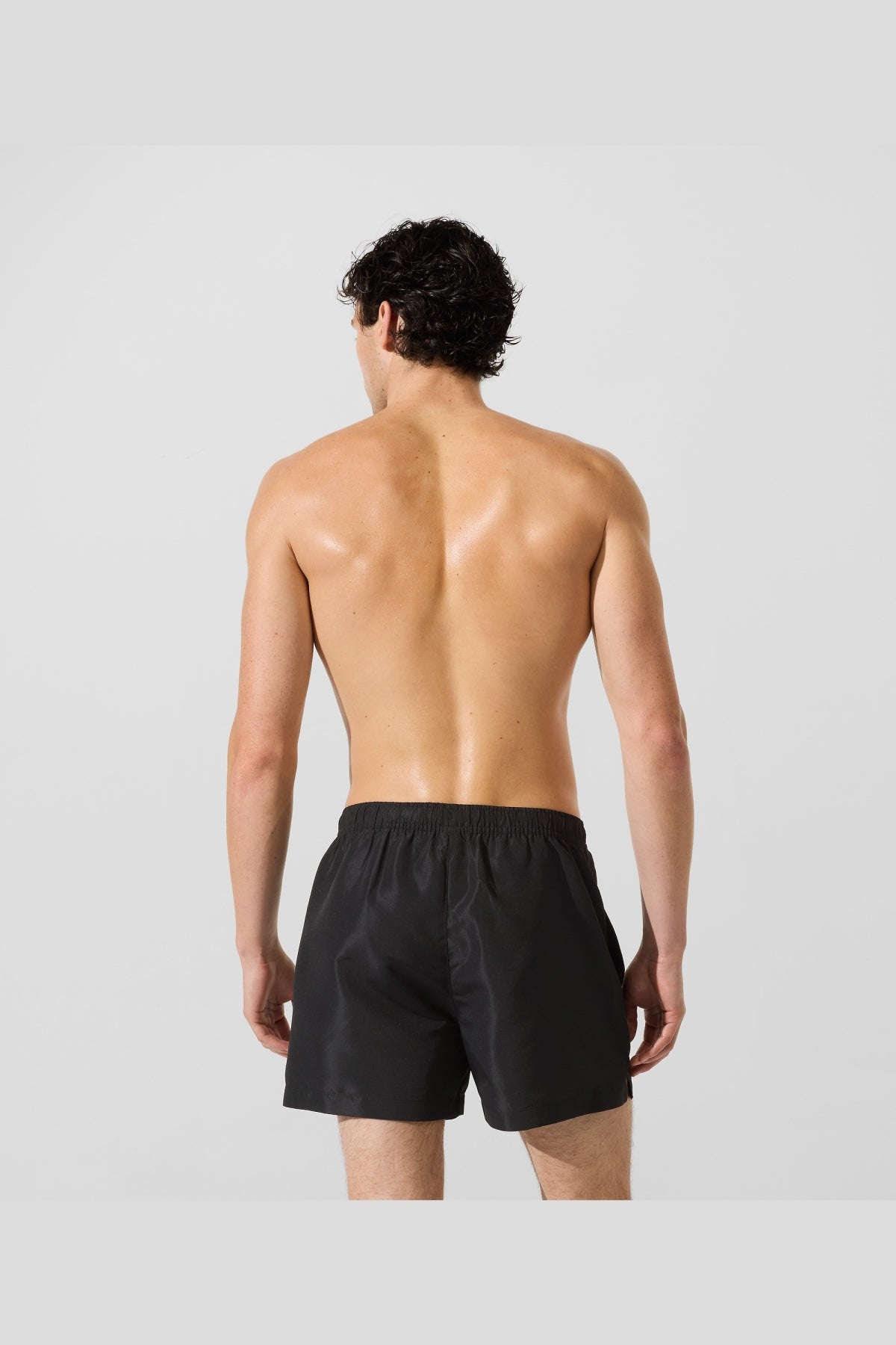 KARL LAGERFELD IKON SHINE SHORT BOARDSHOR en color NEGRO (3)