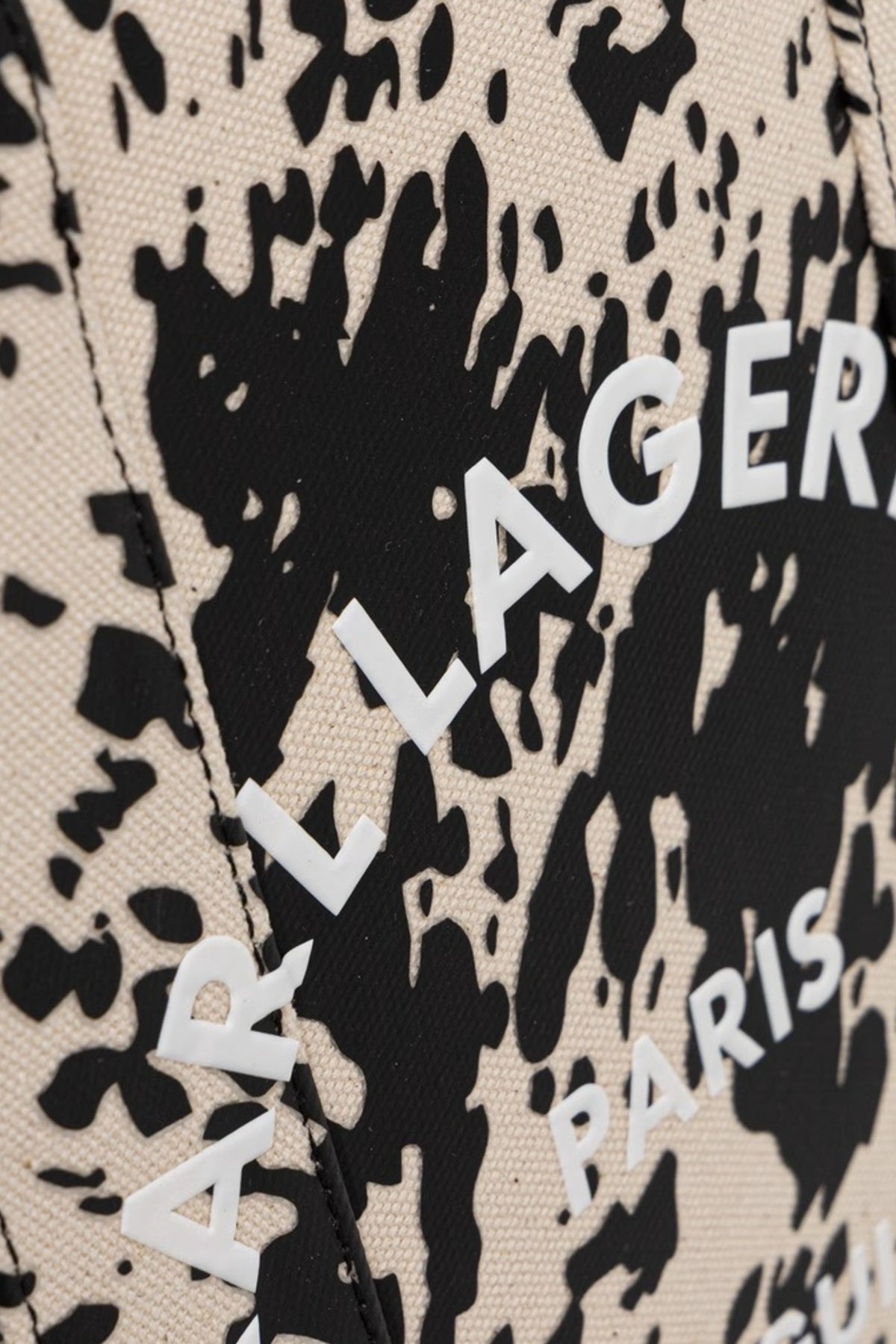 KARL LAGERFELD BW JOURNEE A LA MONTAGNE en color (4)