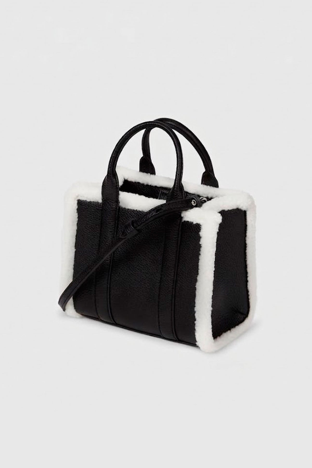 KARL LAGERFELD BW APRES SKI CLUB en color NEGRO (2)