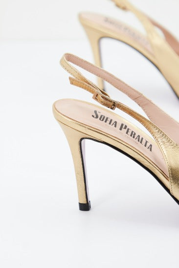 SOFIA PERALTA SP en color ORO (3)