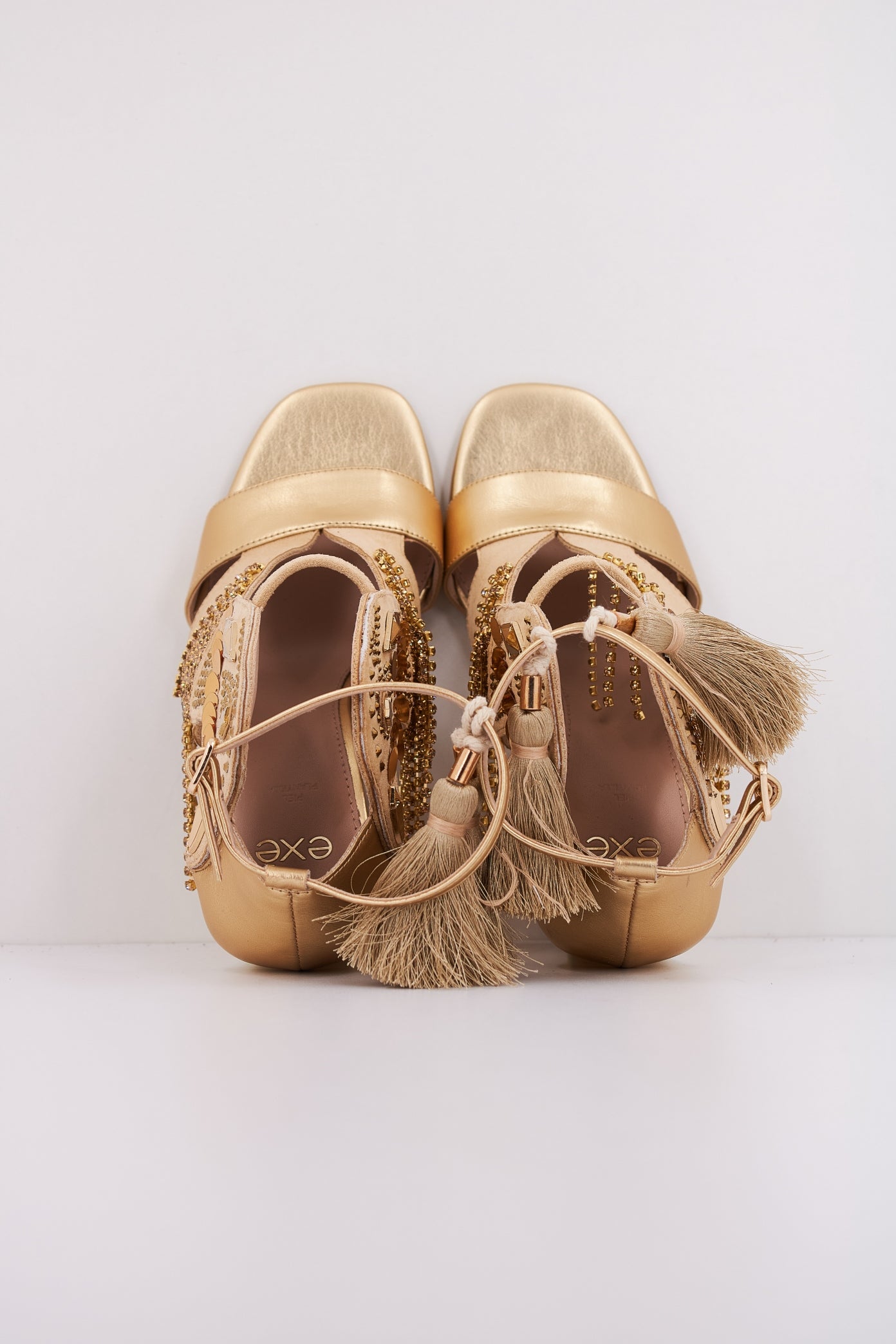 EXÉ DOMINIC en color ORO (3)