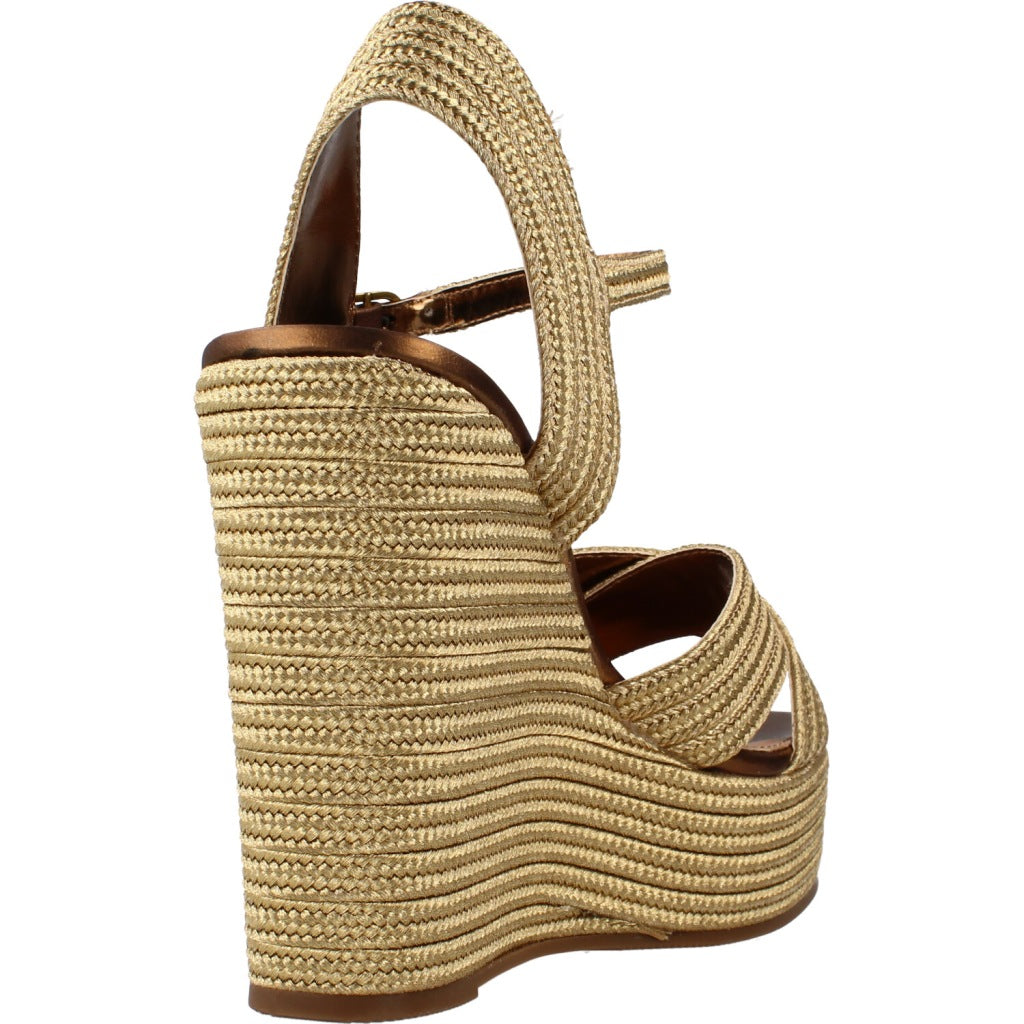 EXÉ NAOMI en color ORO (3)
