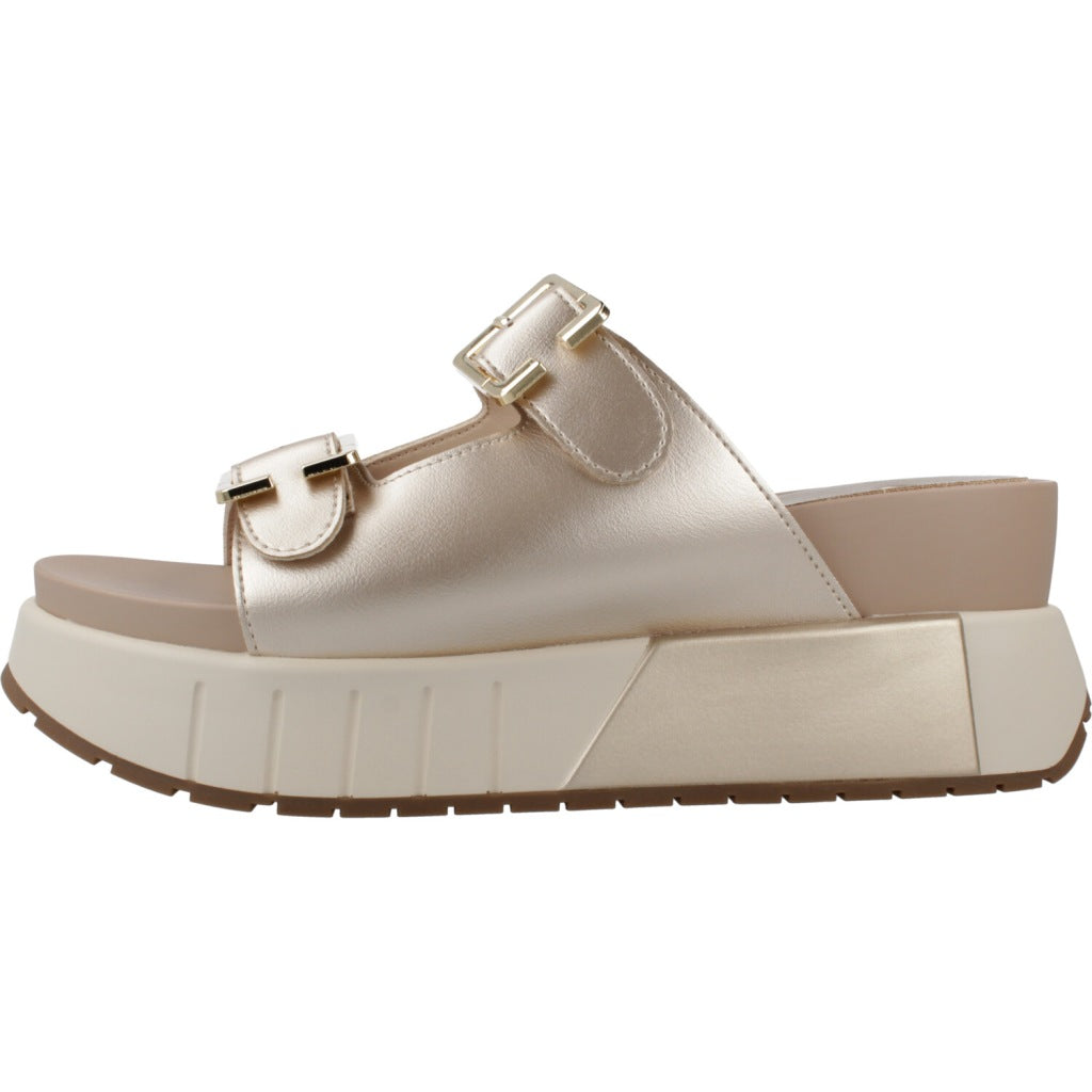 EXÉ OLIVIA en color ORO (2)