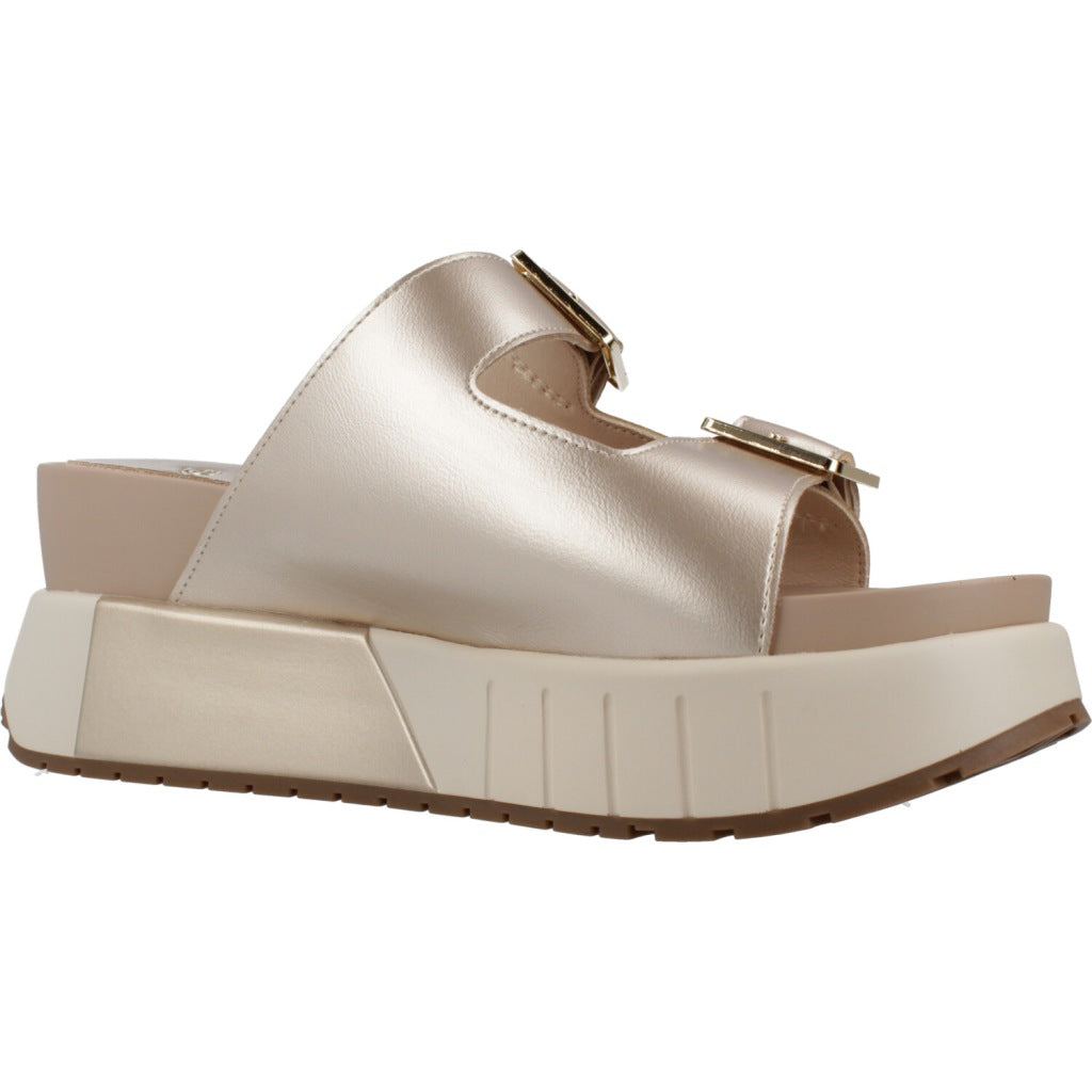 EXÉ OLIVIA en color ORO (5)