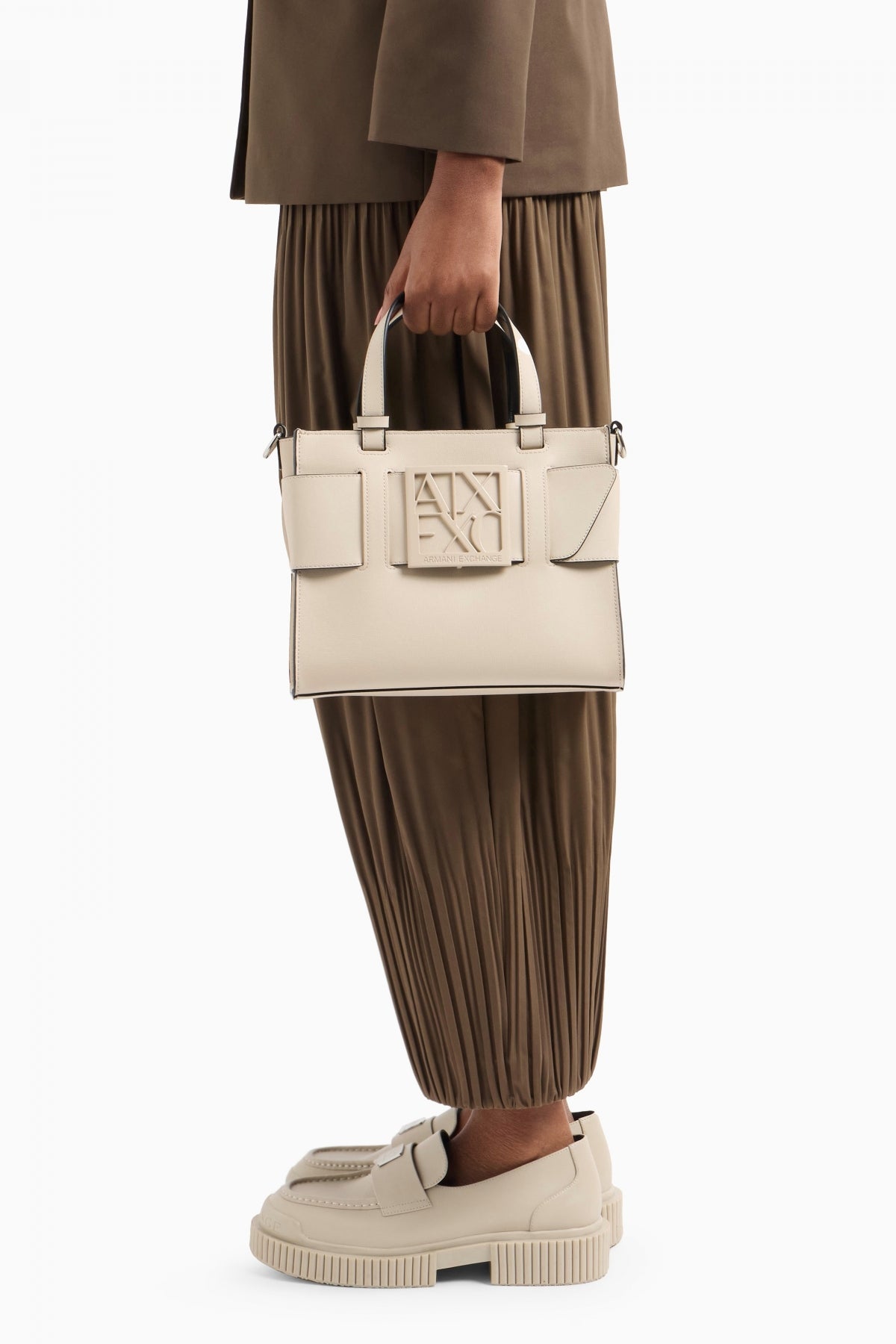 ARMANI EXCHANGE SUSY SHOPPING BAG en color BEIS (4)