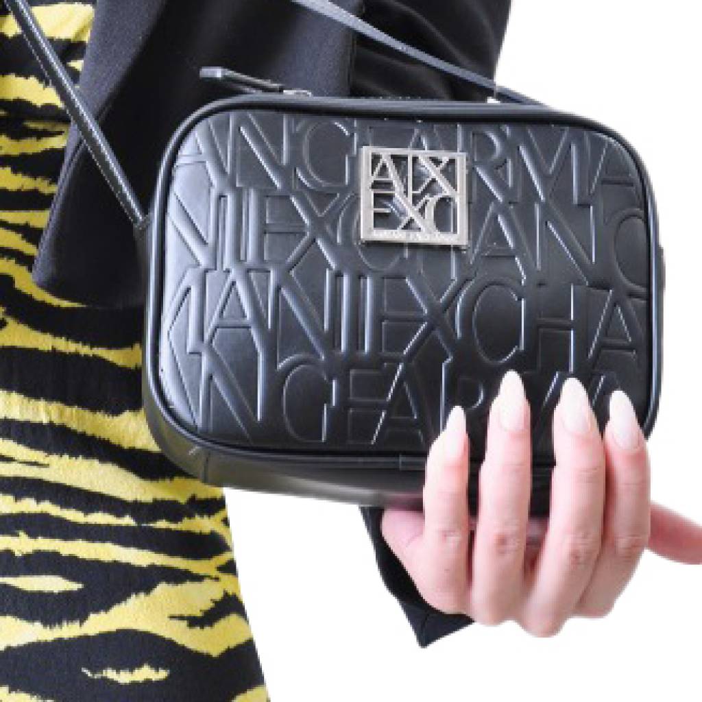 ARMANI EXCHANGE WOMAN'S CAMERA CASE en color NEGRO (1)