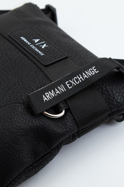 ARMANI EXCHANGE FLAT CROSSBODY en color NEGRO (4)