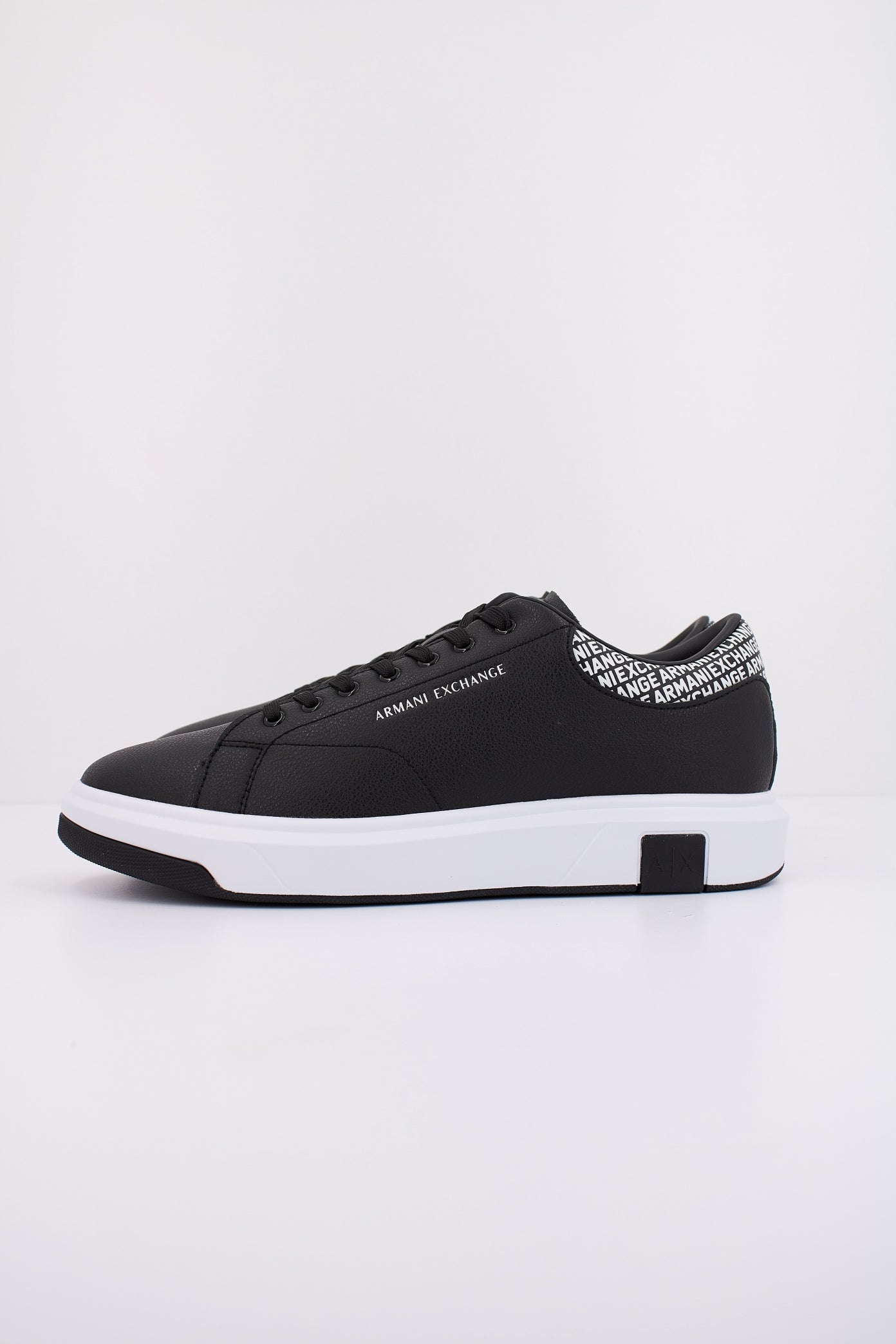 ARMANI EXCHANGE XUX XV en color NEGRO (1)