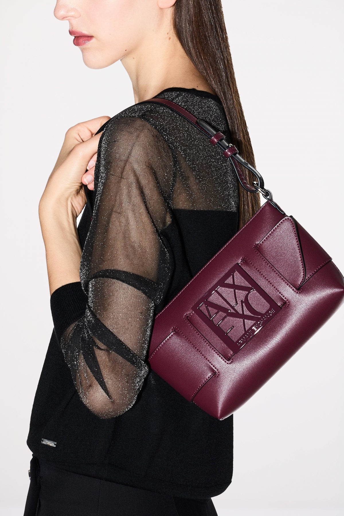 ARMANI EXCHANGE SUSY SHOULDER BAG en color BURDEOS (5)