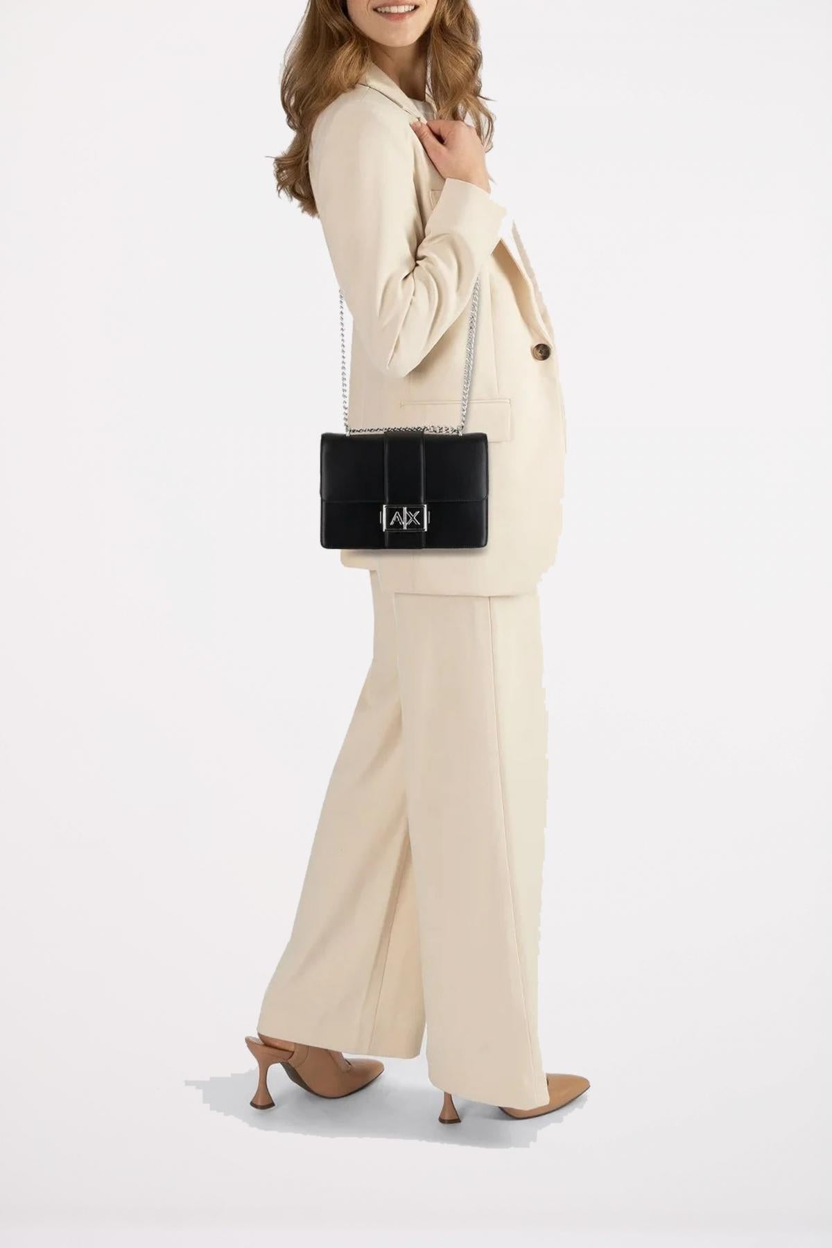 ARMANI EXCHANGE JODIE MESSENGER BAG en color NEGRO (4)