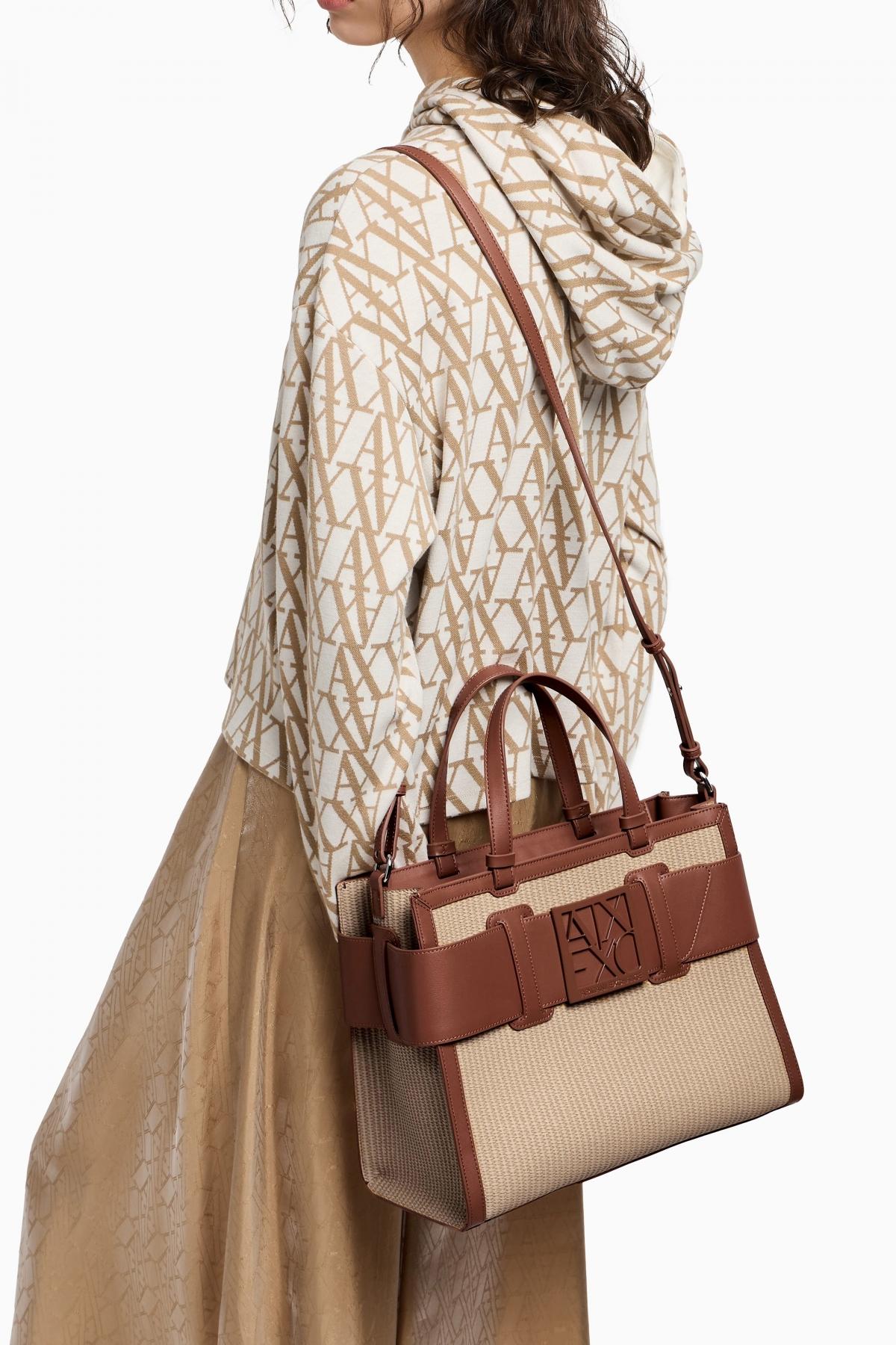 ARMANI EXCHANGE SUSY SHOPPING BAG en color MARRON (5)