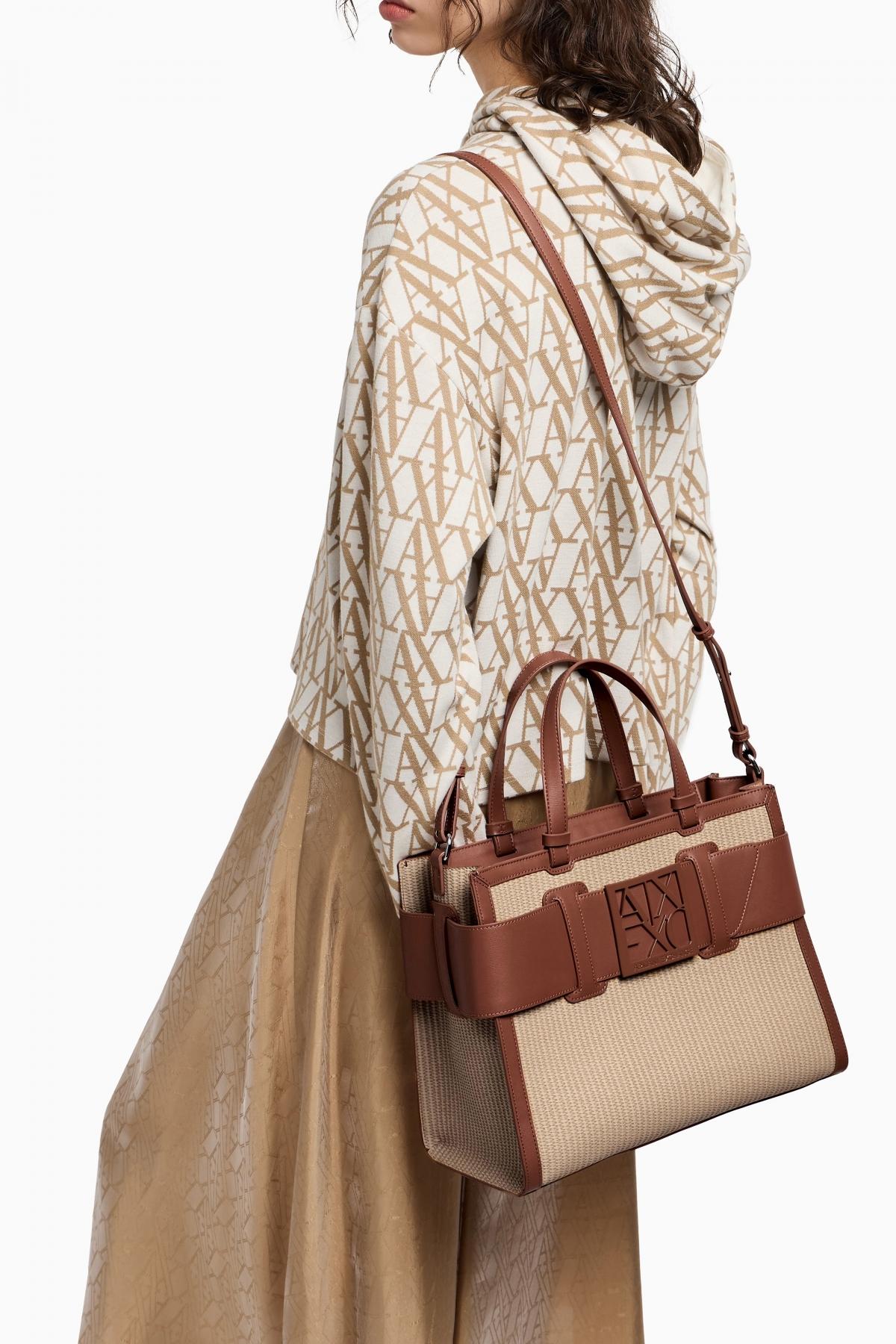 ARMANI EXCHANGE SUSY SHOPPING BAG en color MARRON (5)