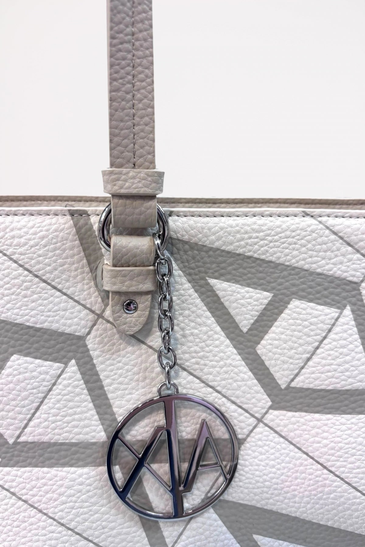 ARMANI EXCHANGE GYNGER SHOPPING BAG en color BLANCO (3)
