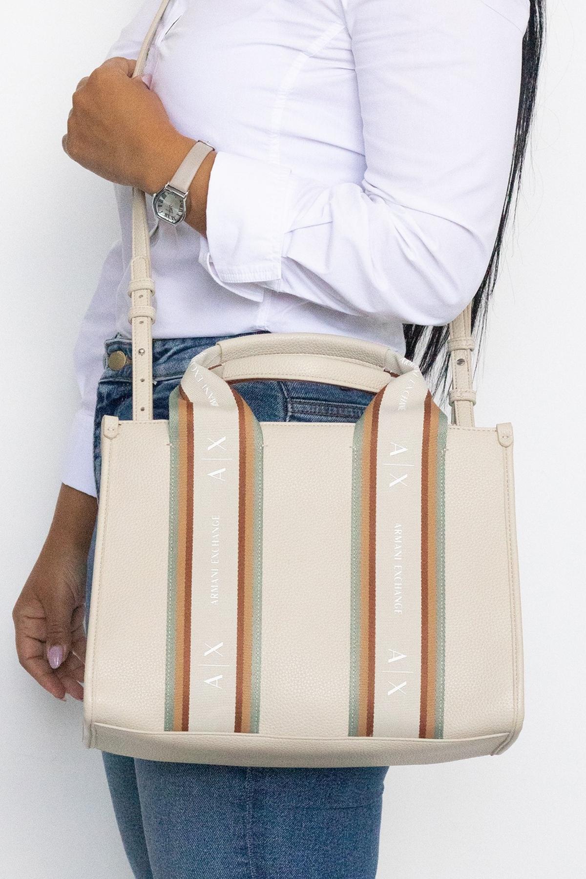 ARMANI EXCHANGE MAGGIE SHOPPING BAG en color BEIS (4)