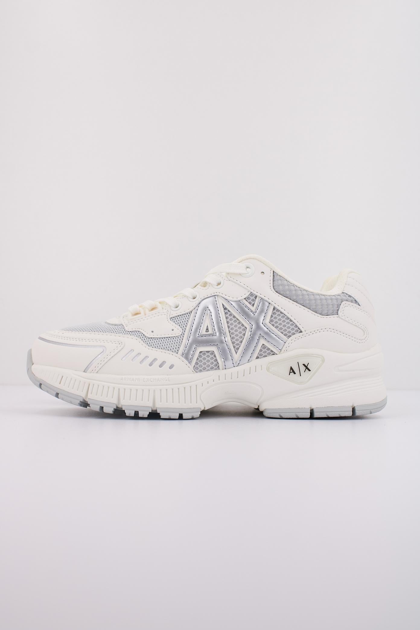 ARMANI EXCHANGE XDX XV en color BLANCO (1)