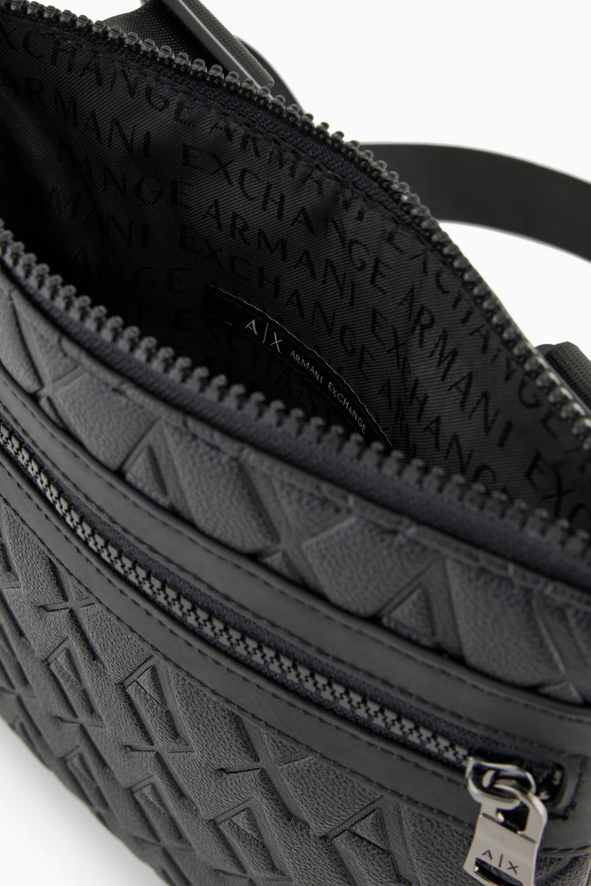 ARMANI EXCHANGE LIAM MESSENGER BAG en color NEGRO (4)