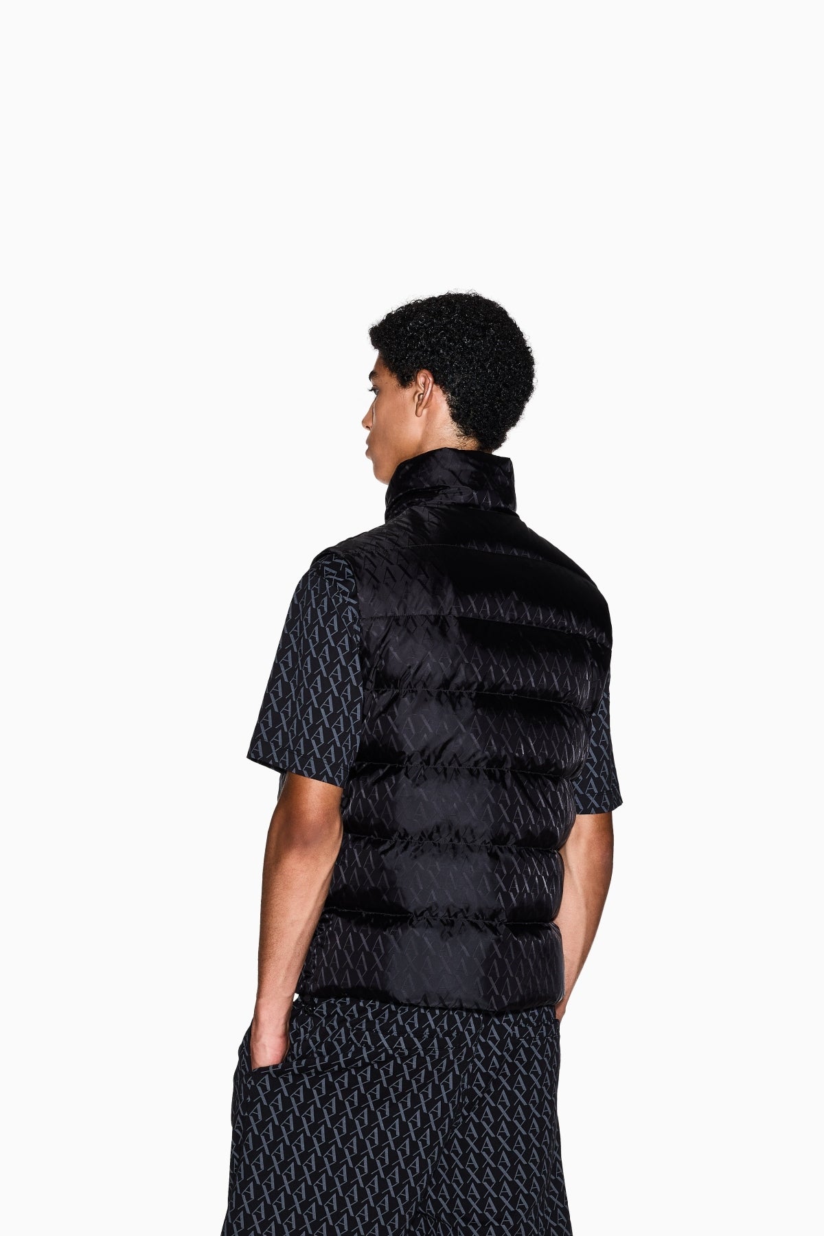 ARMANI EXCHANGE XM AF DOWN WAISTCOAT en color NEGRO (2)