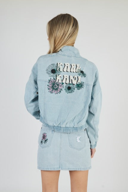 KARL KANI FLOWER DENIM JACKET en color AZUL (3)