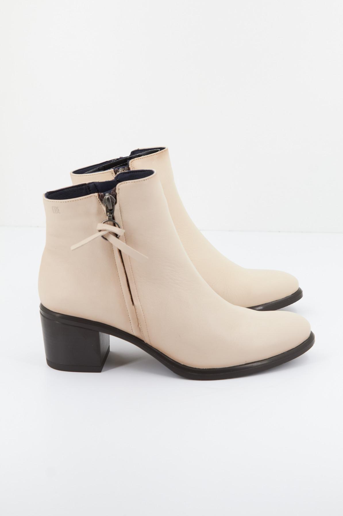 DORKING BY FLUCHOS LEXI en color BEIS (1)