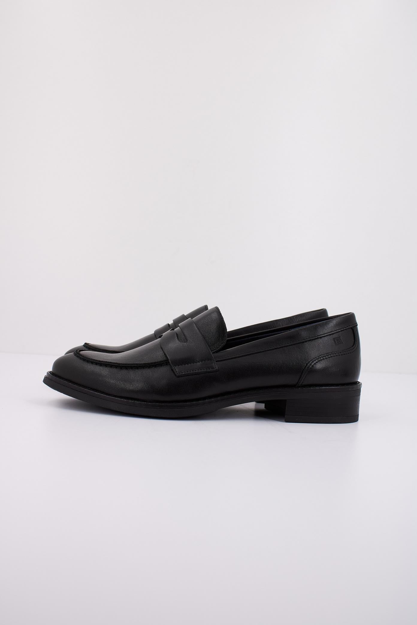 DORKING BY FLUCHOS D SU en color NEGRO (1)