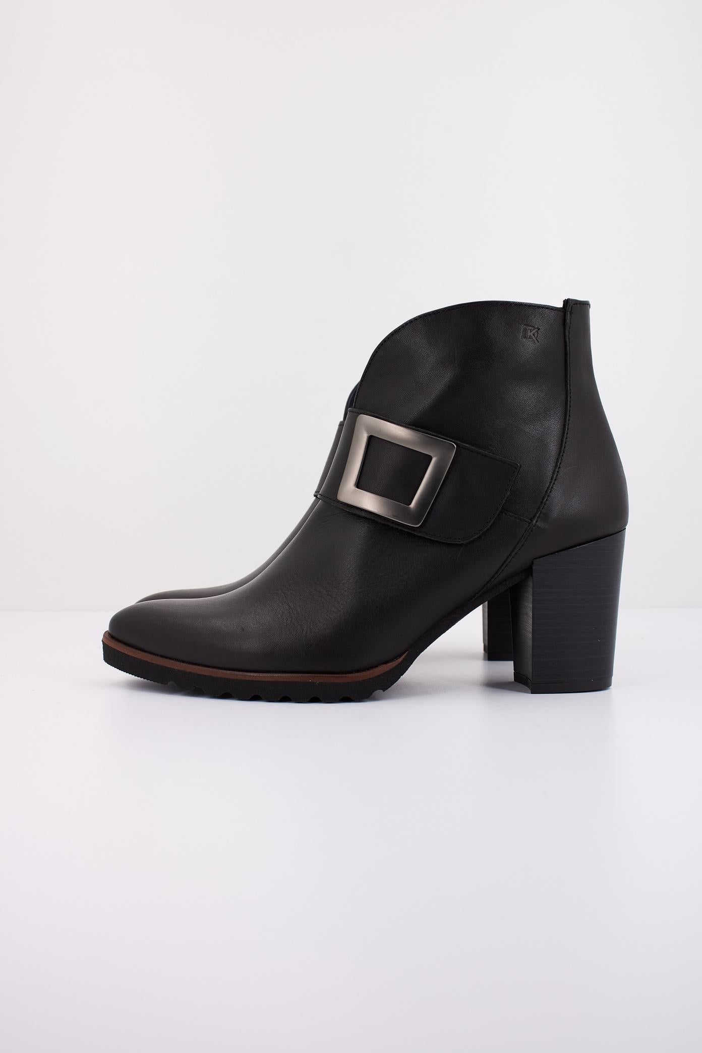 DORKING BY FLUCHOS D SU en color NEGRO (1)