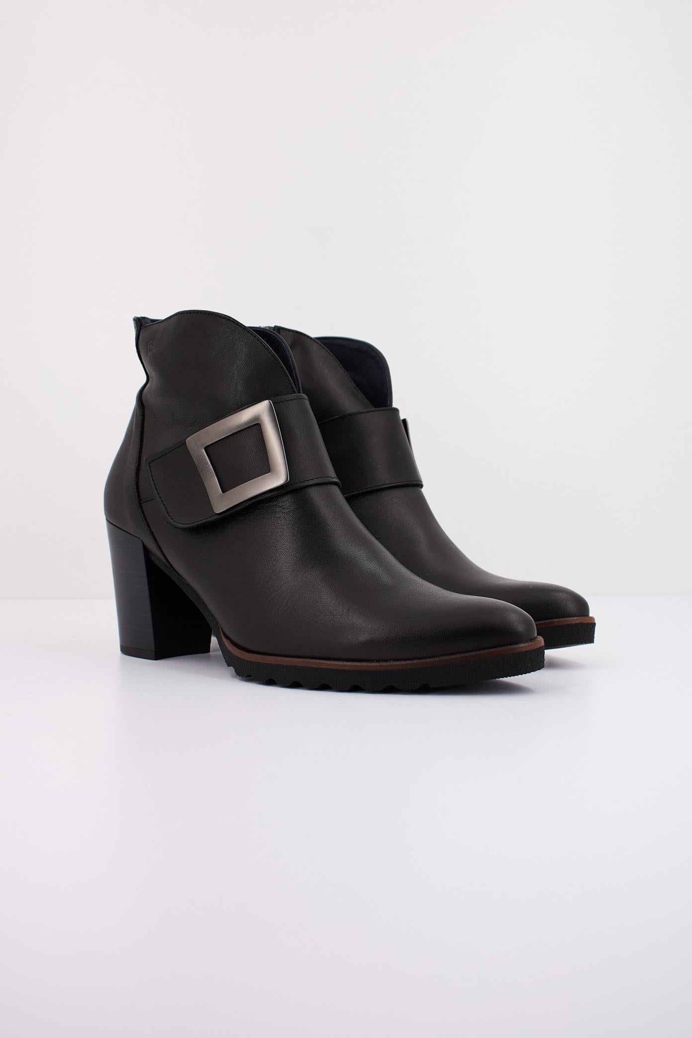 DORKING BY FLUCHOS D SU en color NEGRO (2)