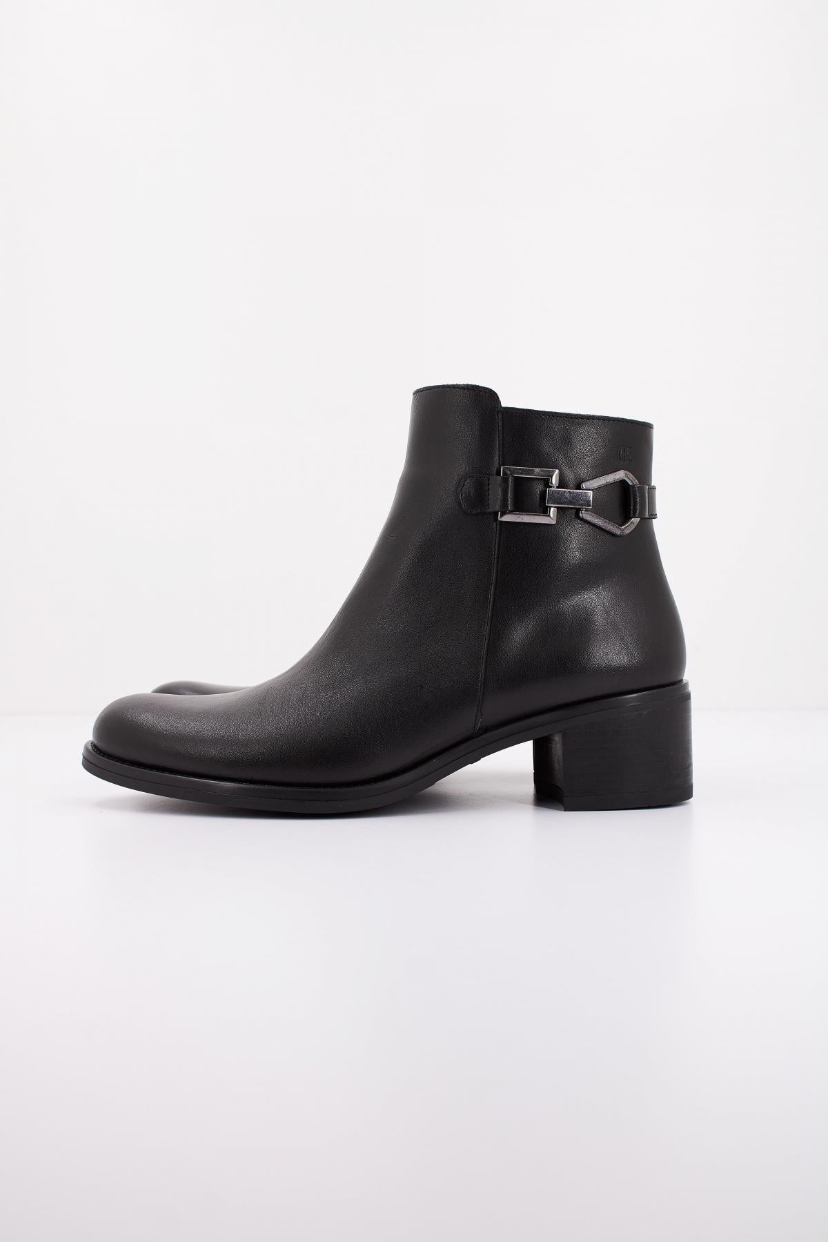DORKING BY FLUCHOS D SU en color NEGRO (1)