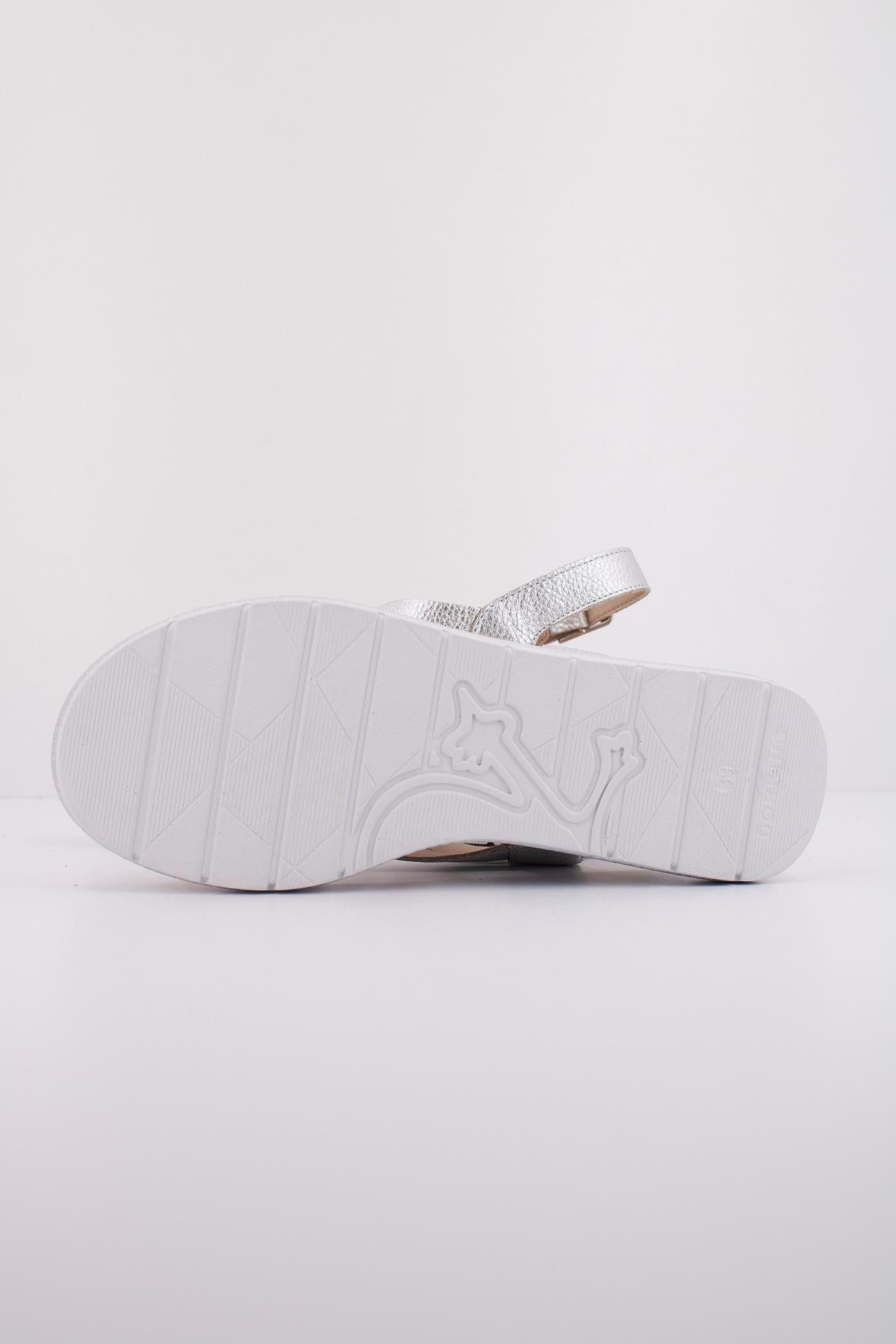 DORKING BY FLUCHOS D ALAL en color PLATA (5)