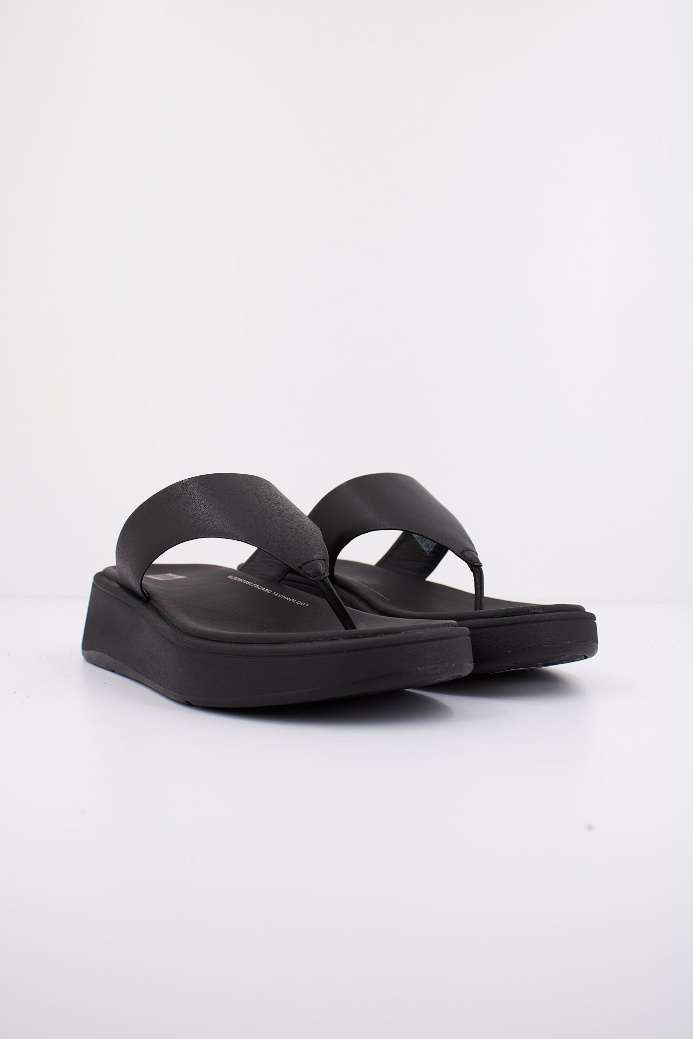 FITFLOP F MODE LEATHER FLATFORM T en color NEGRO (2)