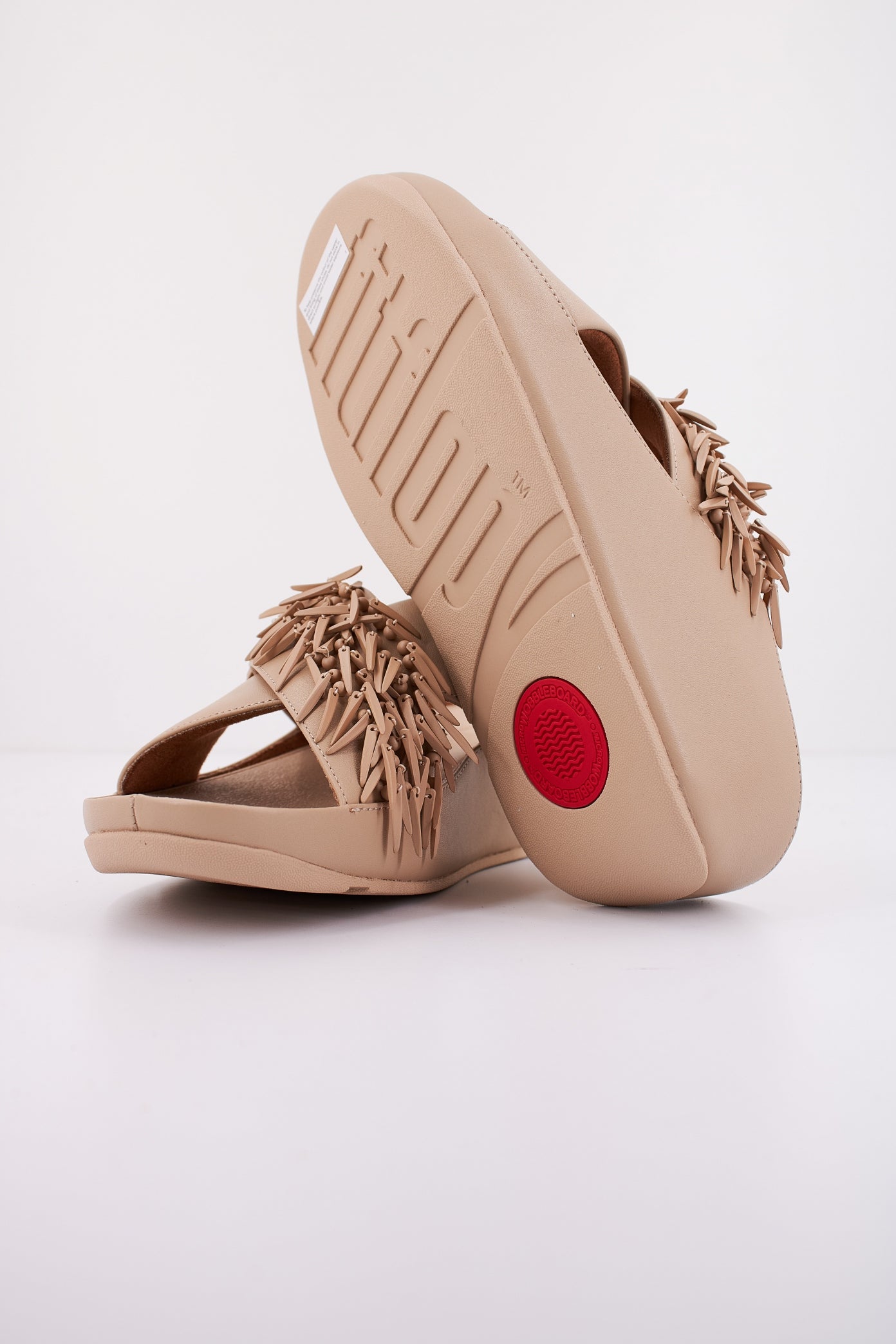 FITFLOP RUMBA BEADED LEATHER en color BEIS (4)