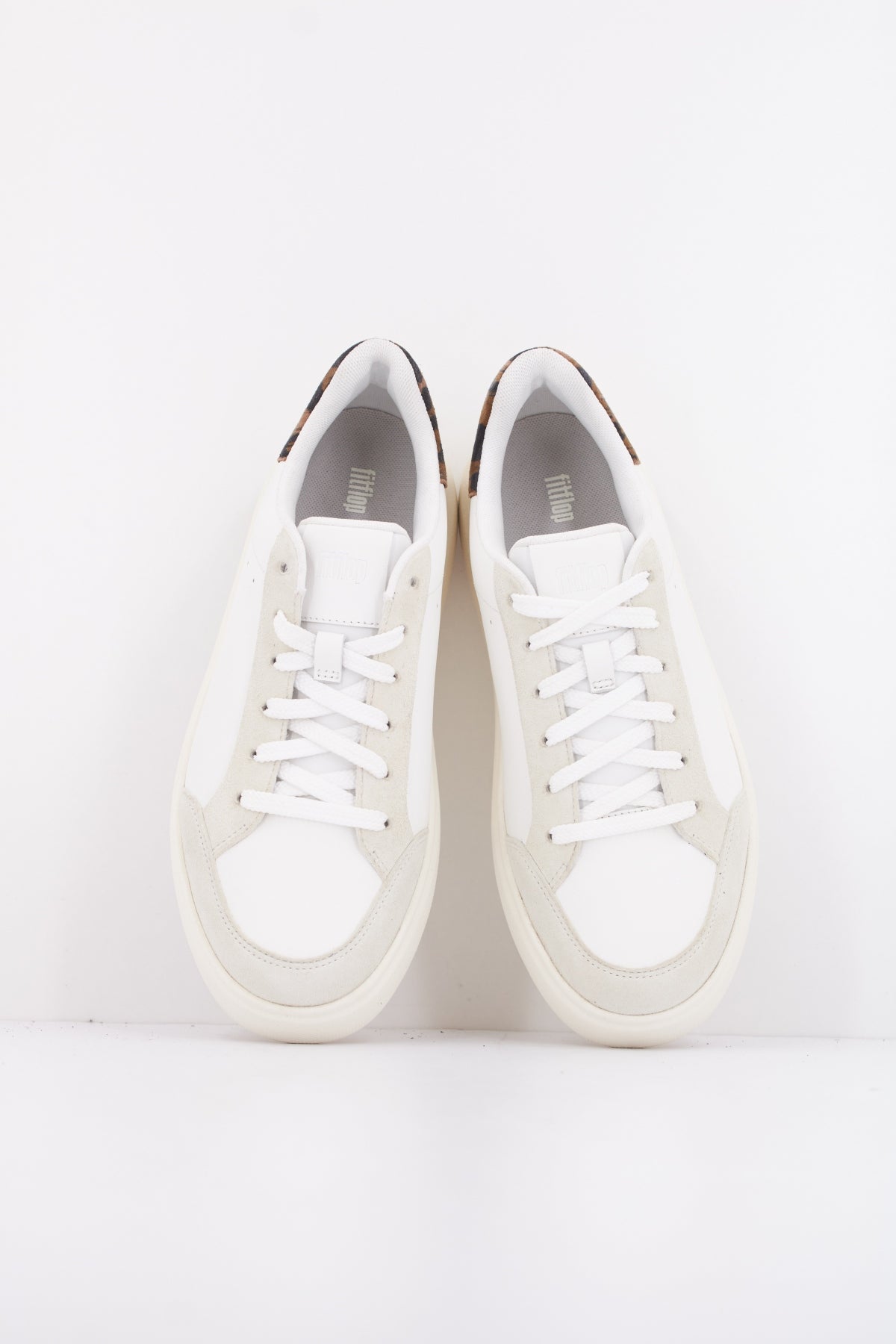 FITFLOP LEOPARD-BACKTAB LEATHER SUE en color BLANCO (3)