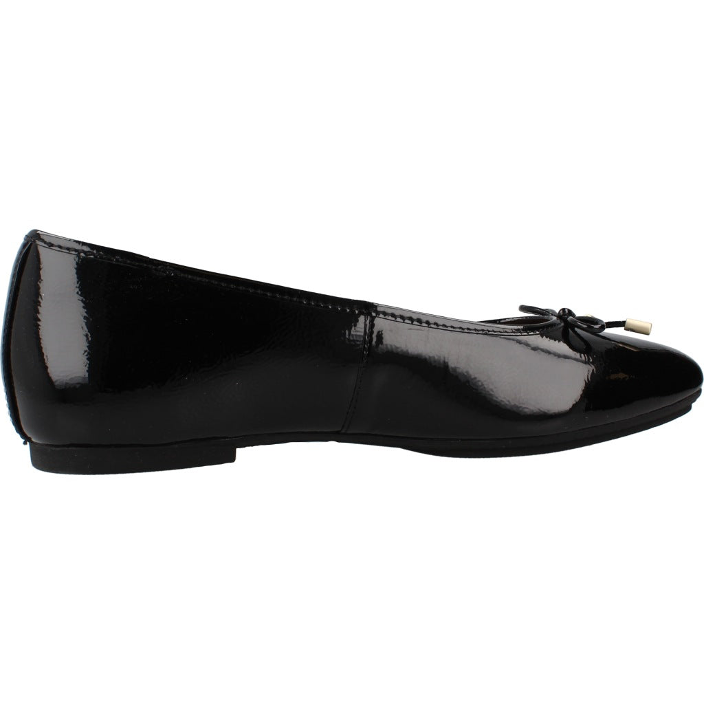 FITFLOP DELICATO BOW TEXTURED PATENT-LEATHER BAL en color NEGRO (4)