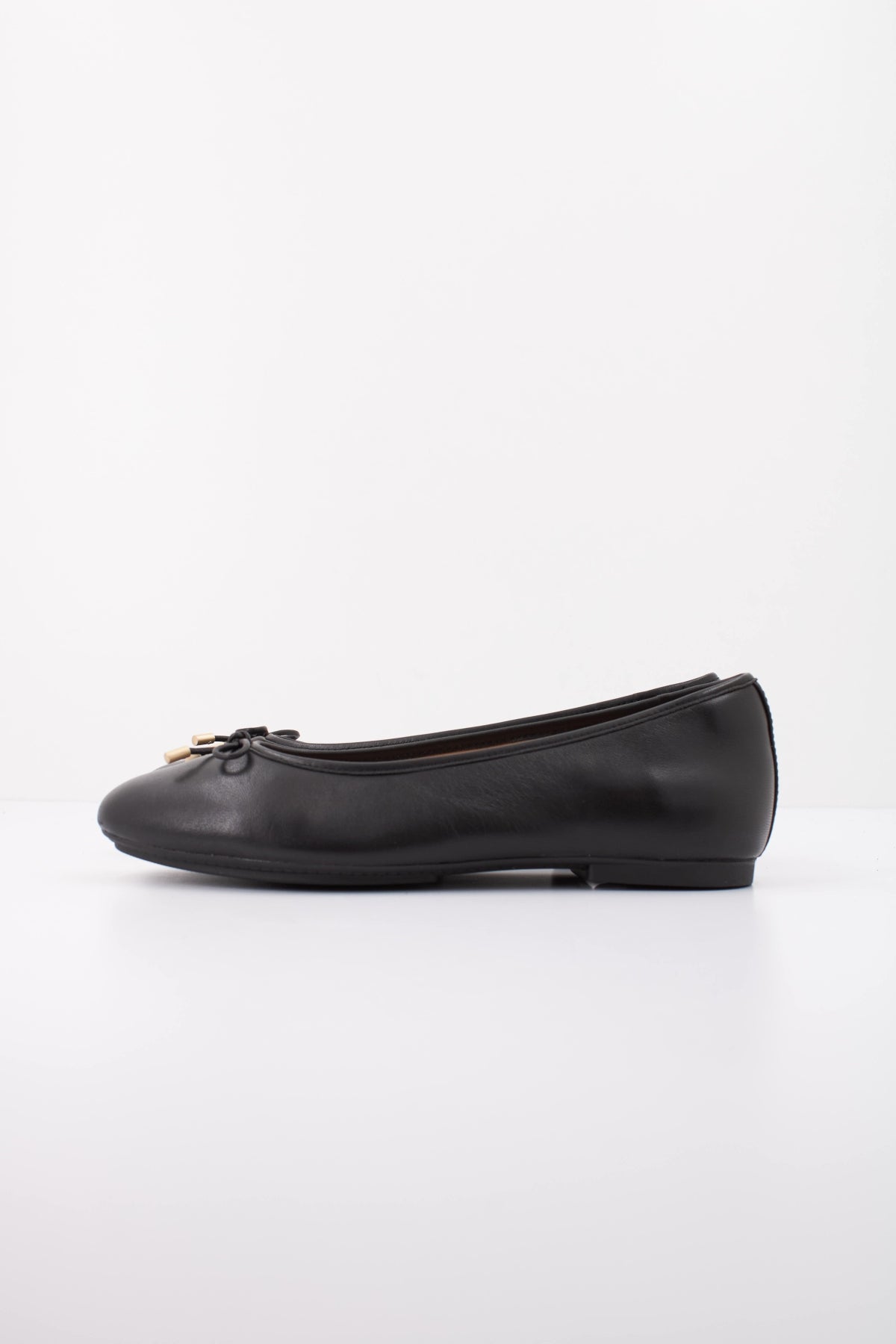 FITFLOP DELICATO BOW SOFT LEATHER BALLET FLATS en color NEGRO (1)