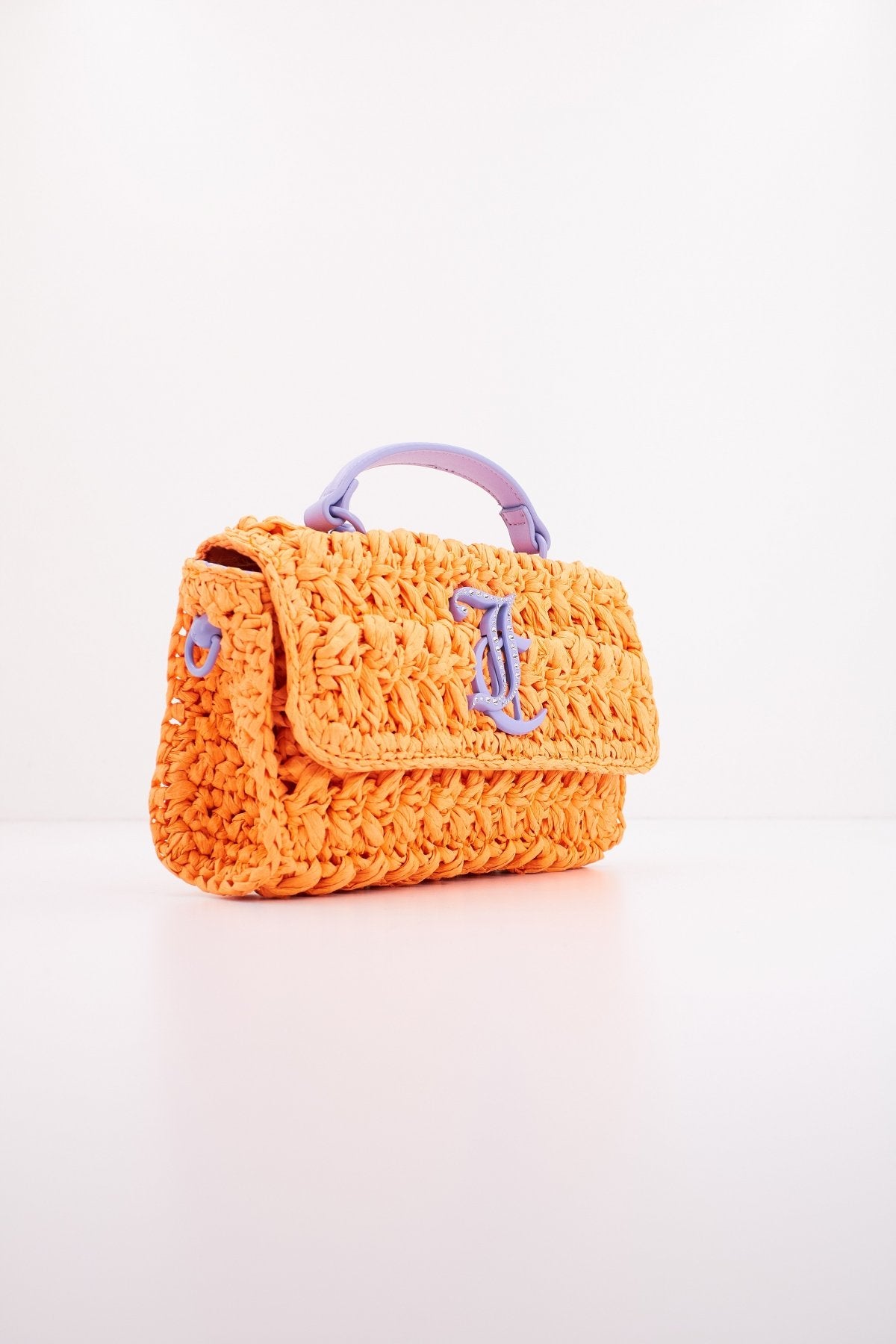 JUICY COUTURE JODIE STRAW FLAP BA en color NARANJA (2)