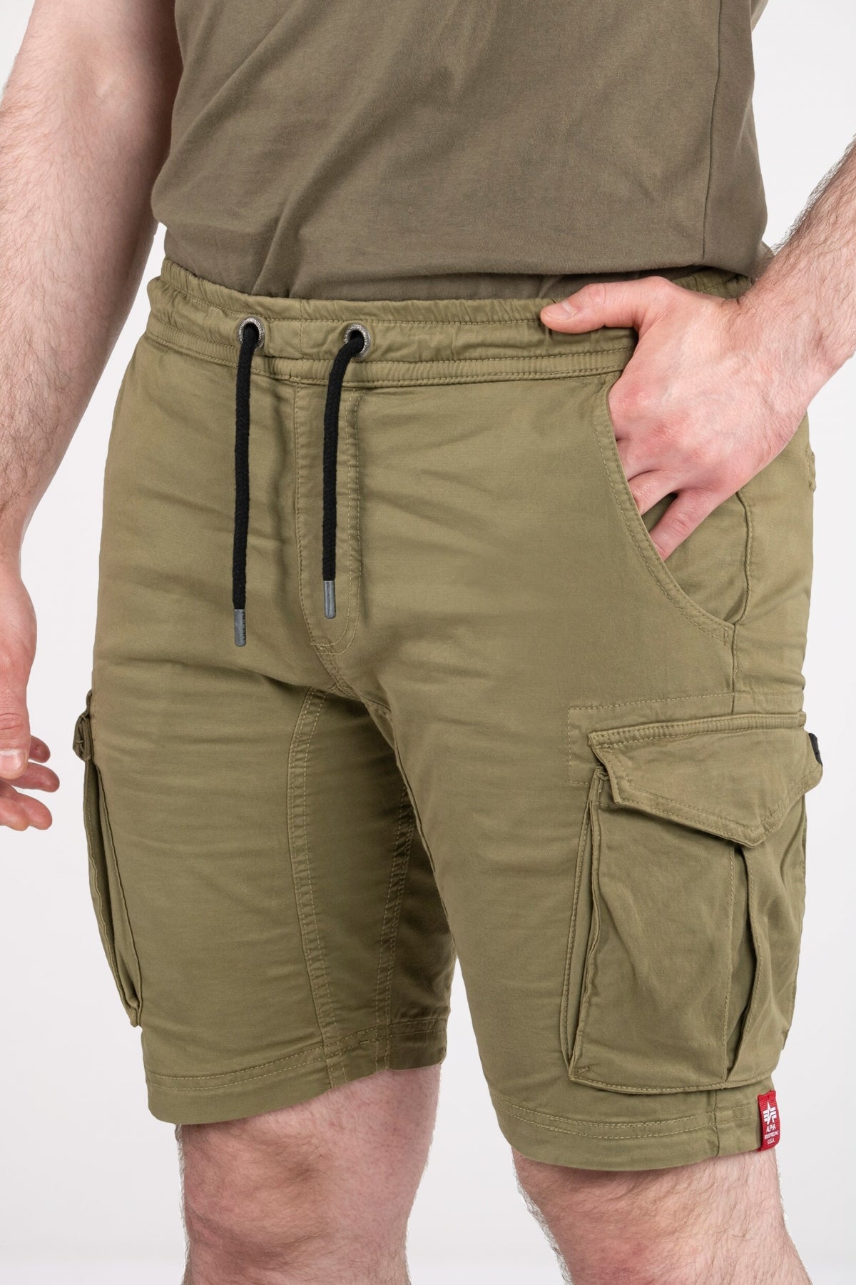 ALPHA INDUSTRIES en color VERDE (1)