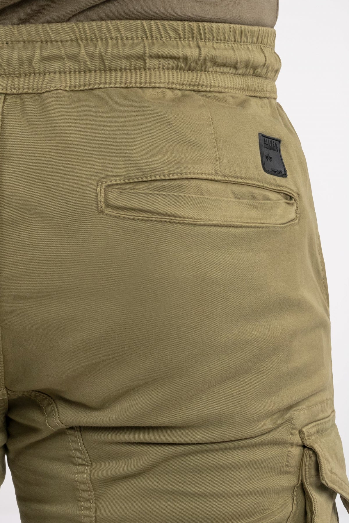 ALPHA INDUSTRIES en color VERDE (4)