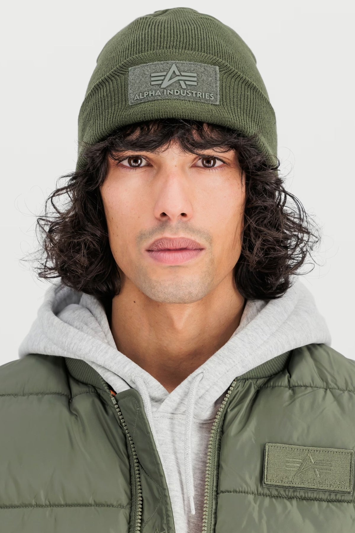 ALPHA INDUSTRIES VLC BEANIE en color VERDE (1)
