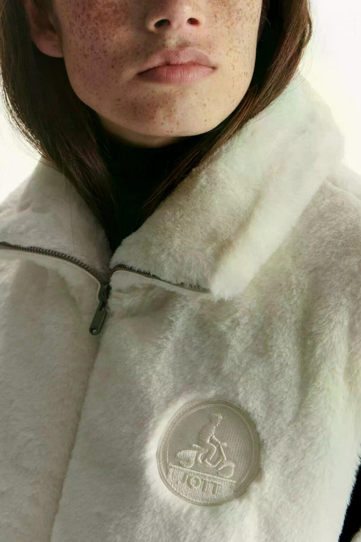JOTT DARIA . FFUR en color BLANCO (3)