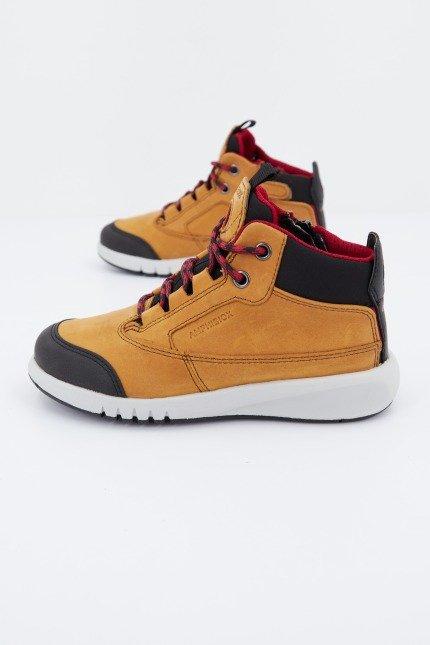GEOX J AERANTER BOY ABX en color MARRON CLARO (1)