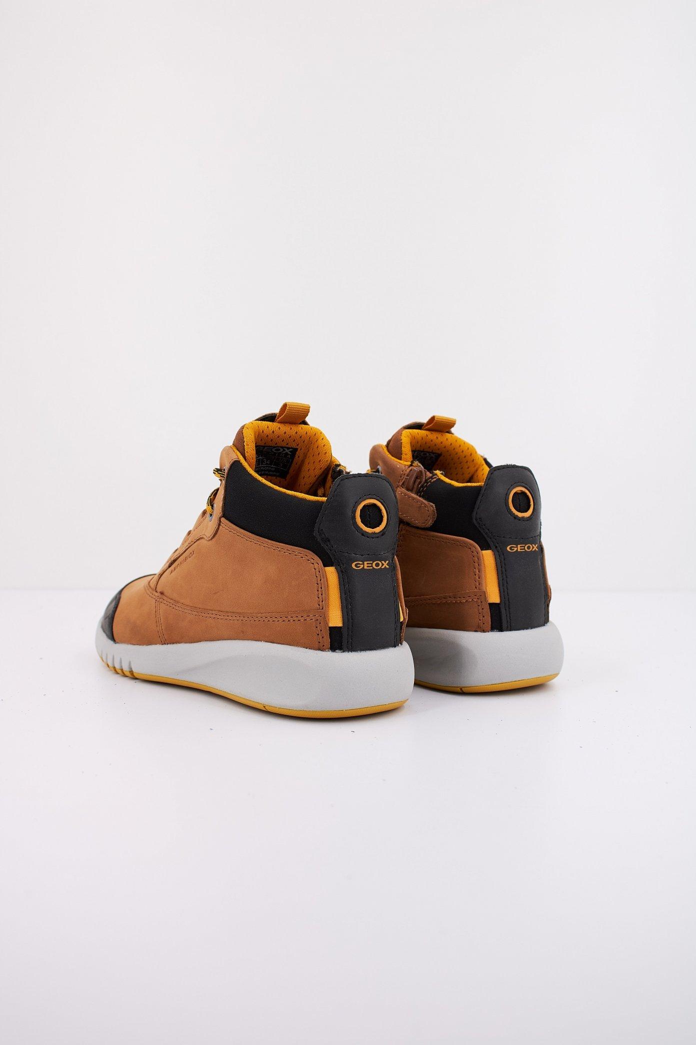 GEOX J AERANTER BOY ABX en color MARRON (4)