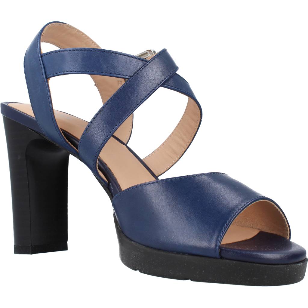 GEOX D ANNYA HIGH SANDAL en color BEIS (5)
