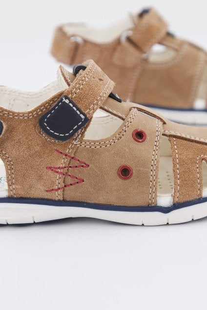 GEOX B SANDAL DELHI BOY B en color MARRON CLARO (4)