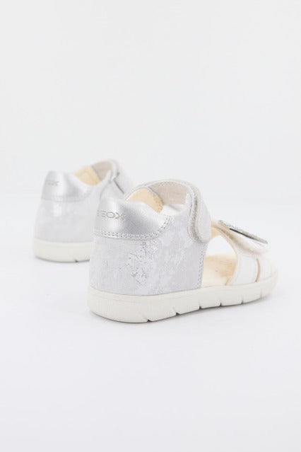 GEOX B SANDAL ALUL GIRL D en color BLANCO (3)