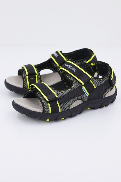 GEOX JR SANDAL STRADA A en color NEGRO (1)