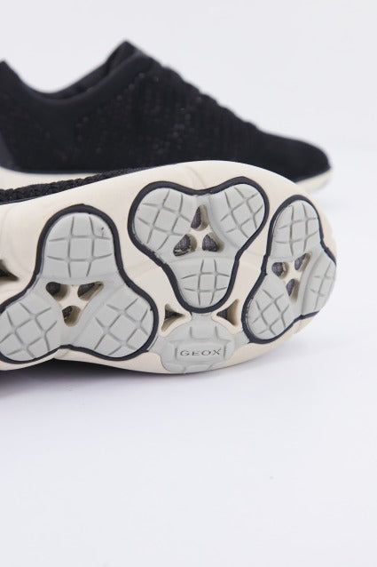 GEOX D NEBULA en color NEGRO (4)