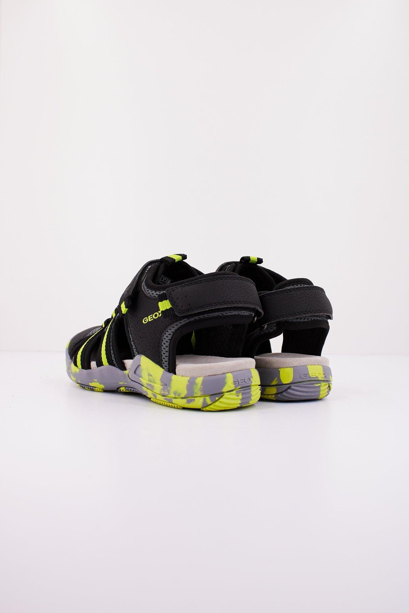 GEOX JR SANDAL KYLE en color NEGRO (3)