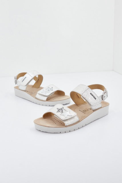 GEOX J SANDAL COSTAREI GI en color PLATA (1)